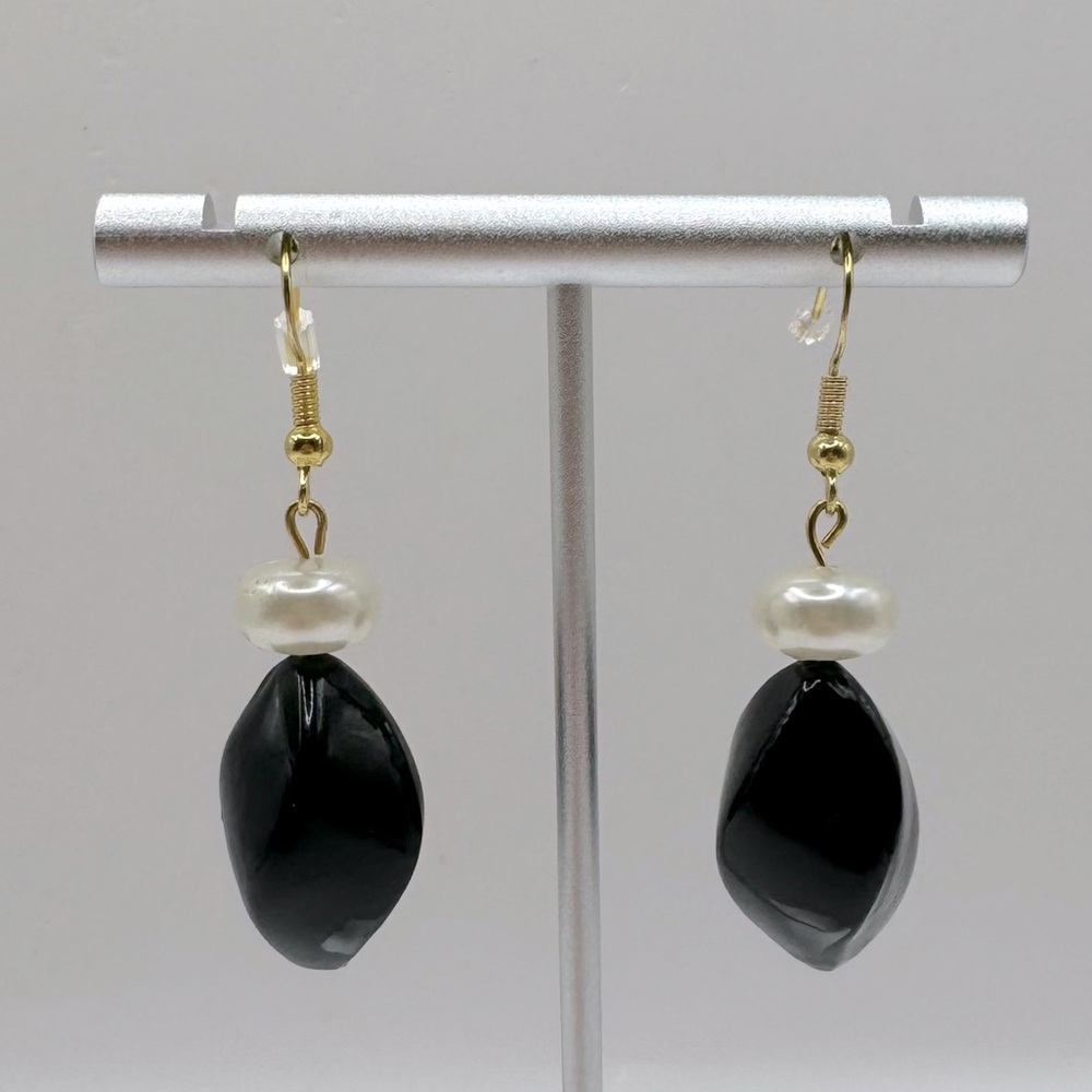 VINTAGE Pearl Beaded Dangle Earrings